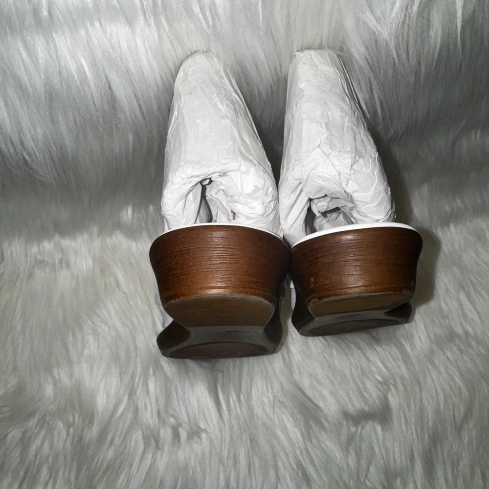 Italian shoemakers- size 8- white made in Italy- sandals - Picture 10 of 11